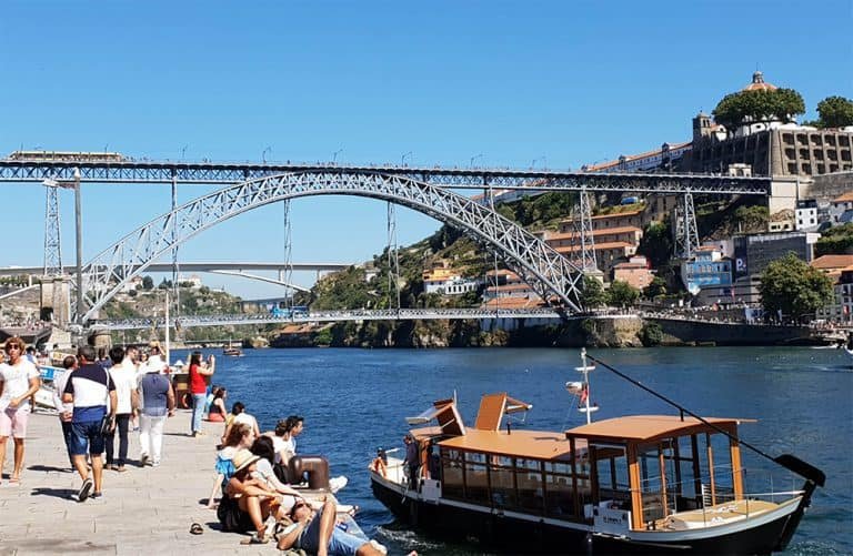 Conhecendo O Porto: A Ribeira - Portugal Afora: Tours & Transfers